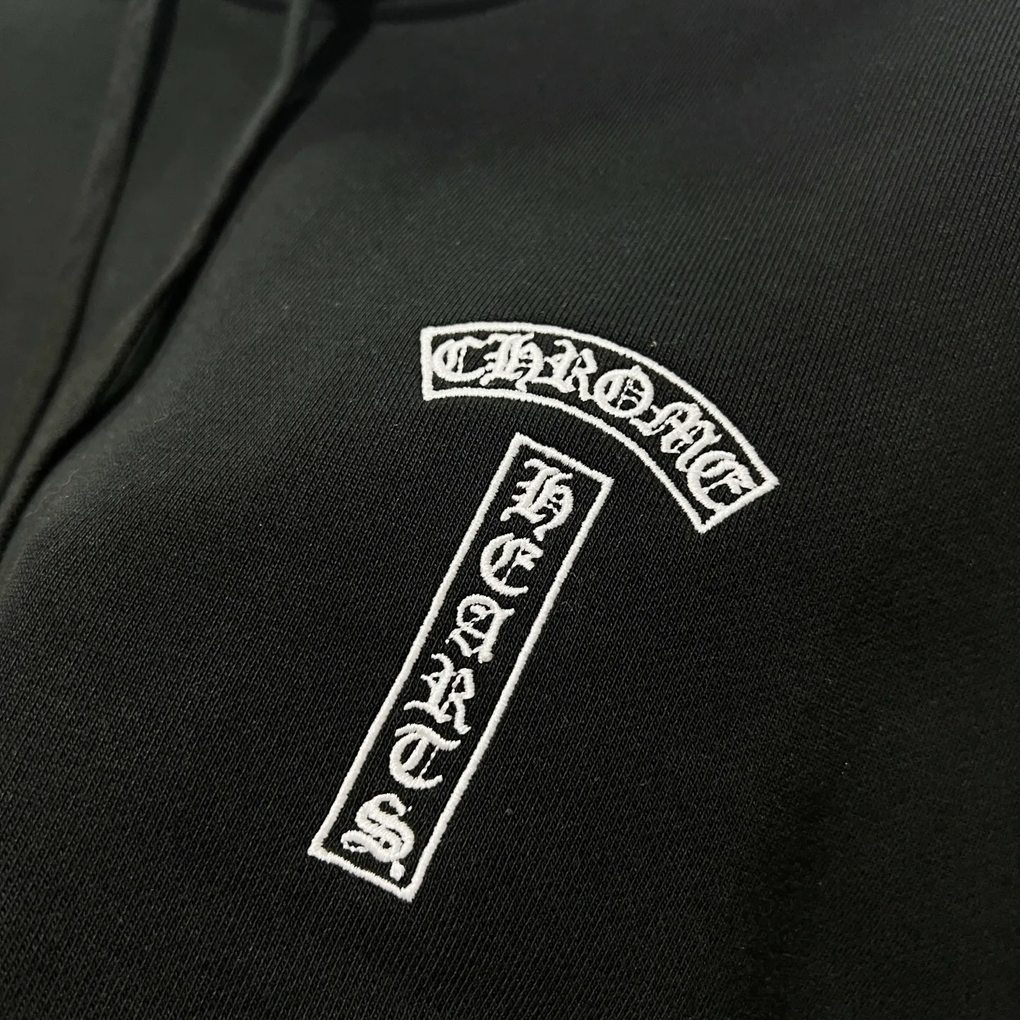 P260 chrome hearts/Chrome Hearts 420g pure cotton hooded sweatshirt, classic Sanskrit letter LOGO embroidery on the front and back, official synchronization, 1:1 original mold opening, fashionable personality, versatile trend, pure original quality, original washed fabric, tag, collar label, washed wheat, three complete standards, color: black, white, pink. Size: XS-L